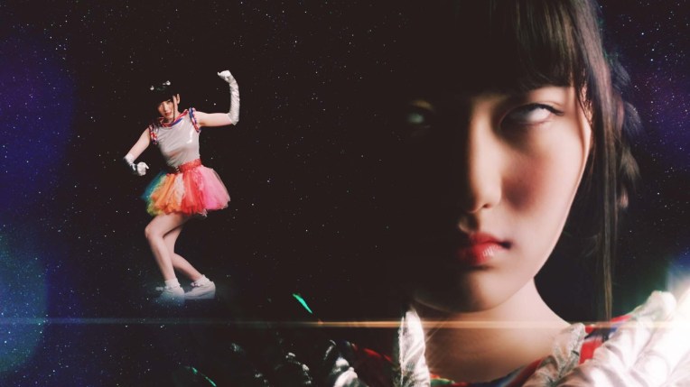 Niji no Conquistador Alien Girl New York MV